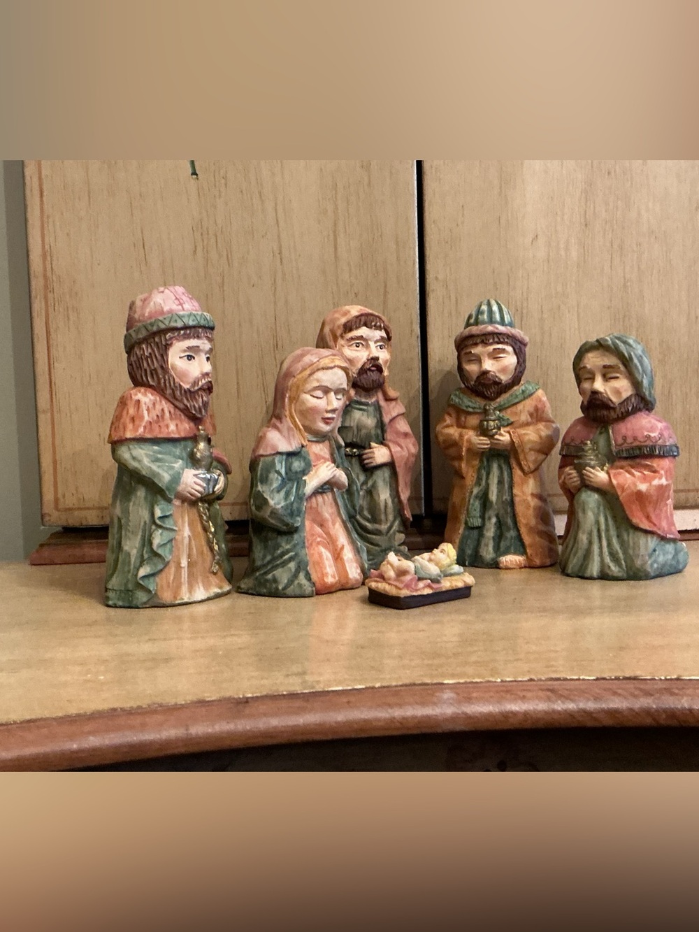 Hand Painted Resin Nativity Figurine Set 6pc Mary Joseph Baby Jesus Wise Men